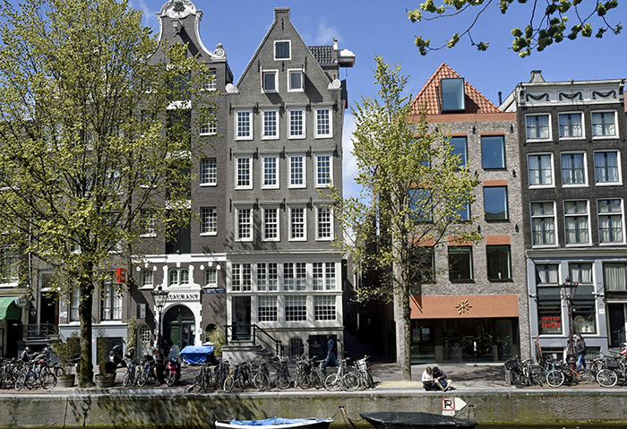 ons liev heer op solder amsterdam ha lan 1