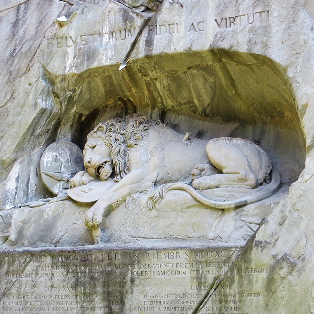 Bi tráng Tượng đài sư tử chết ở Thụy Sỹ