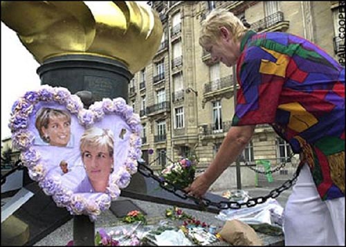 40 su that thu vi ve paris 18