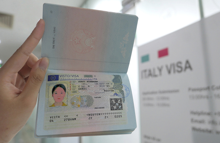 thu tuc xin visa du lich y 4