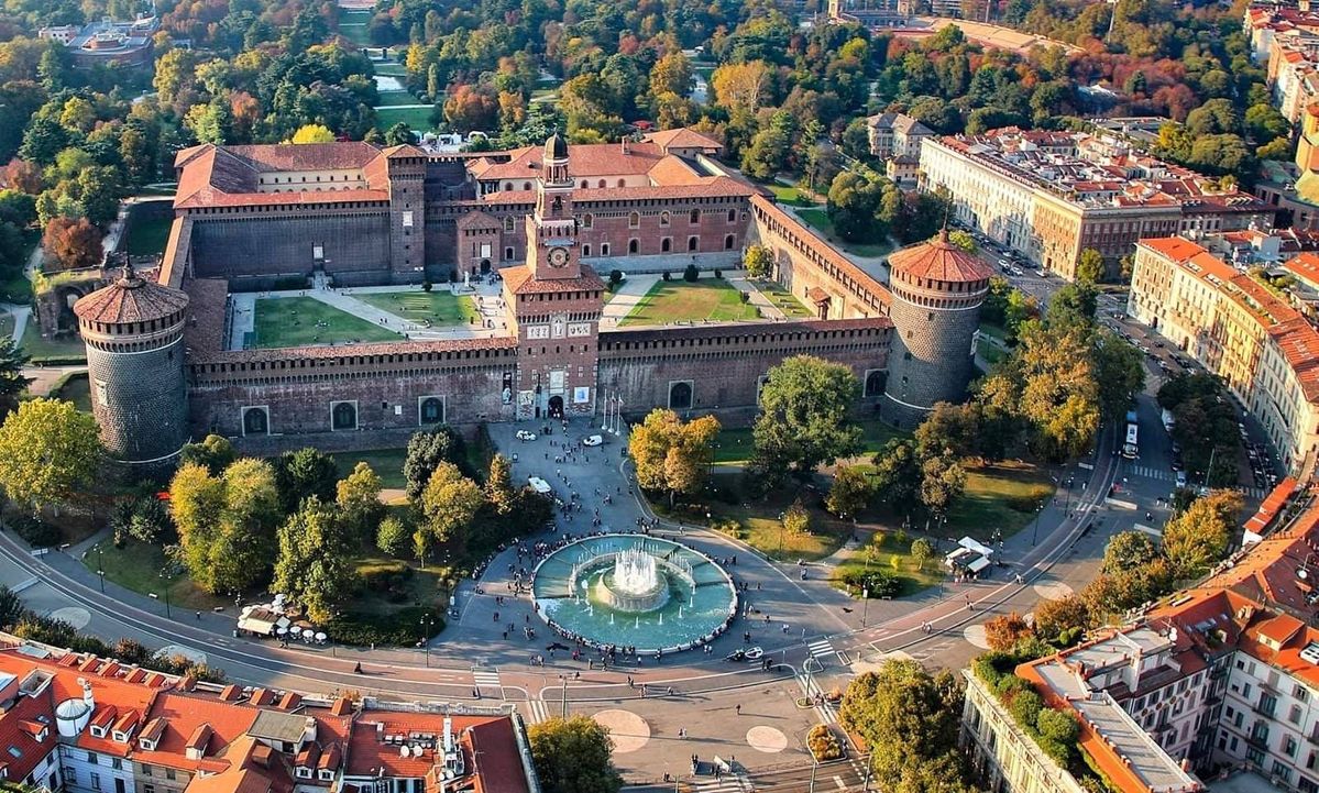 Pháo đài Sforzesco mùa thu