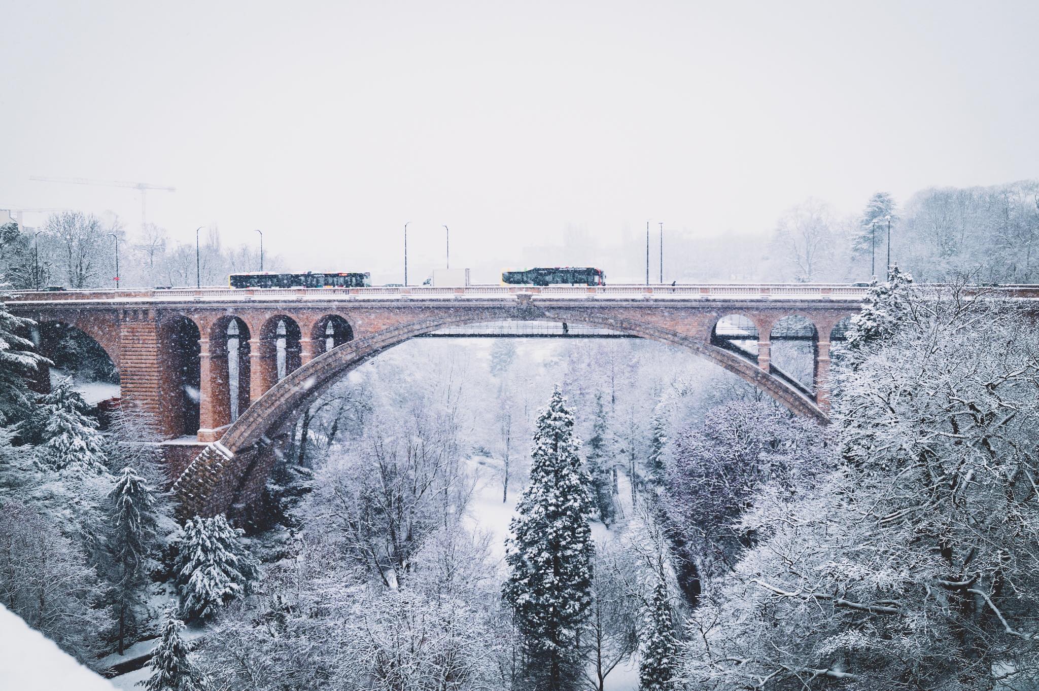 pont adolphe đông